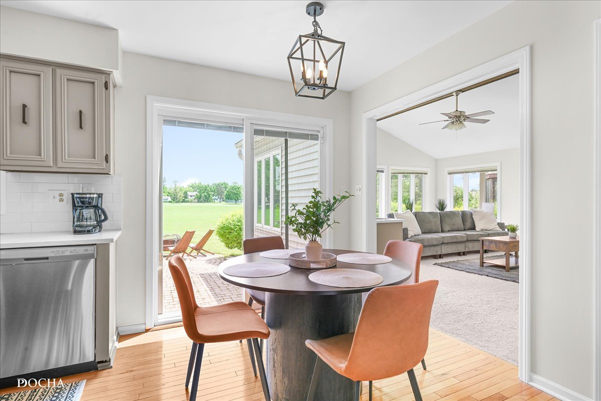 1012 Bainbridge Drive, Naperville, IL 60563