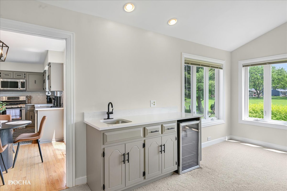 1012 Bainbridge Drive, Naperville, IL 60563