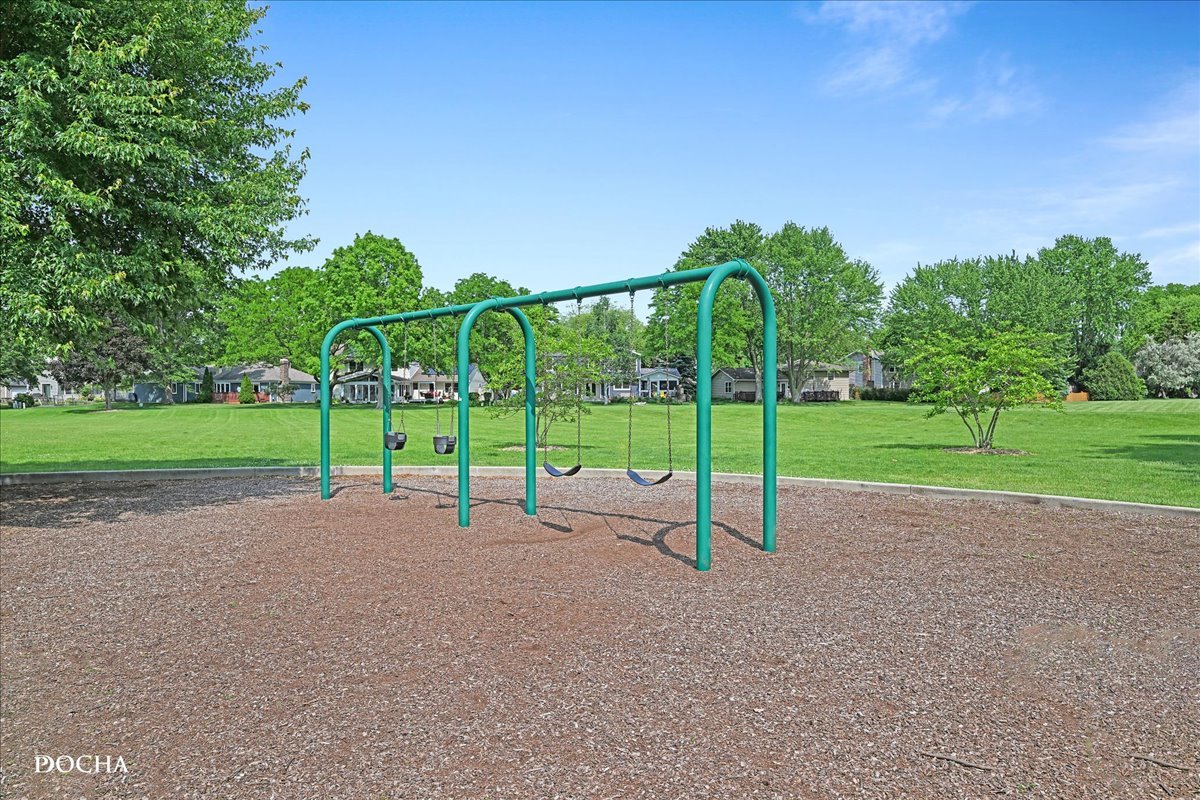 1012 Bainbridge Drive, Naperville, IL 60563