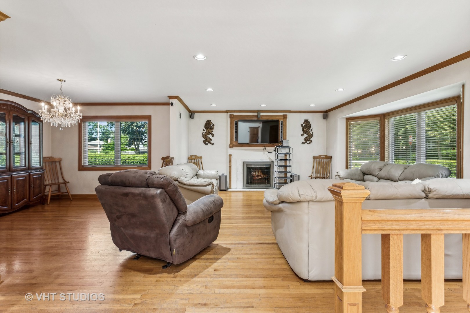 5261 Mulford Street, Skokie, IL 60077