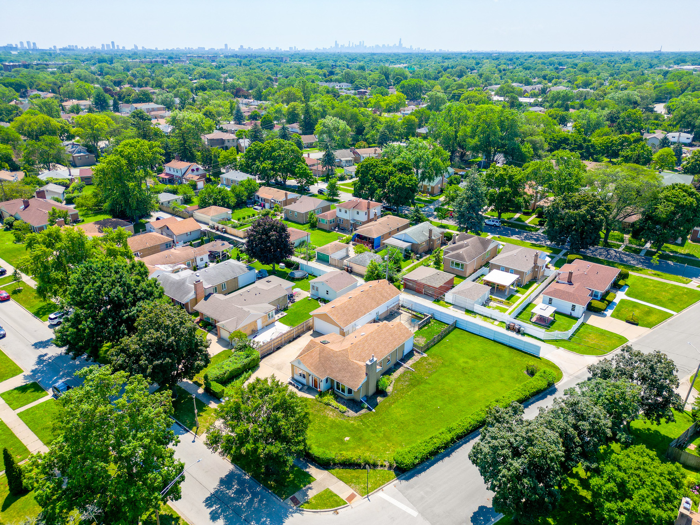 5261 Mulford Street, Skokie, IL 60077