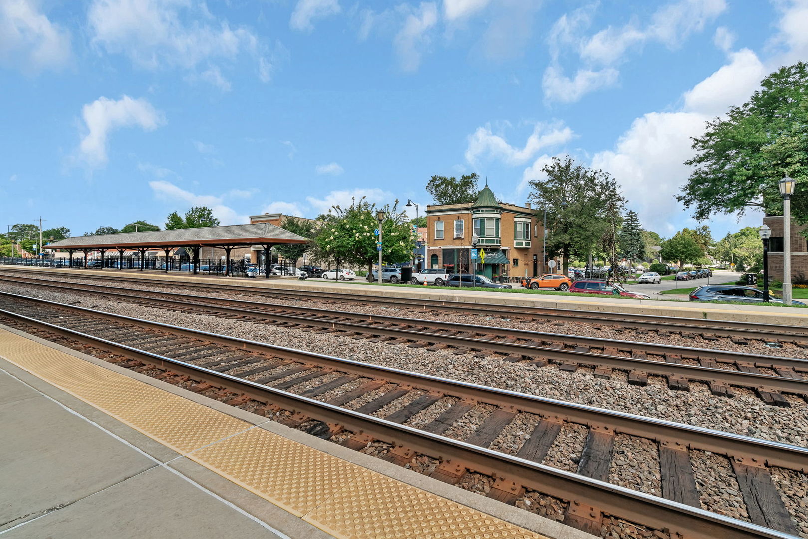 75 E Harris Avenue #1E, La Grange, IL 60525