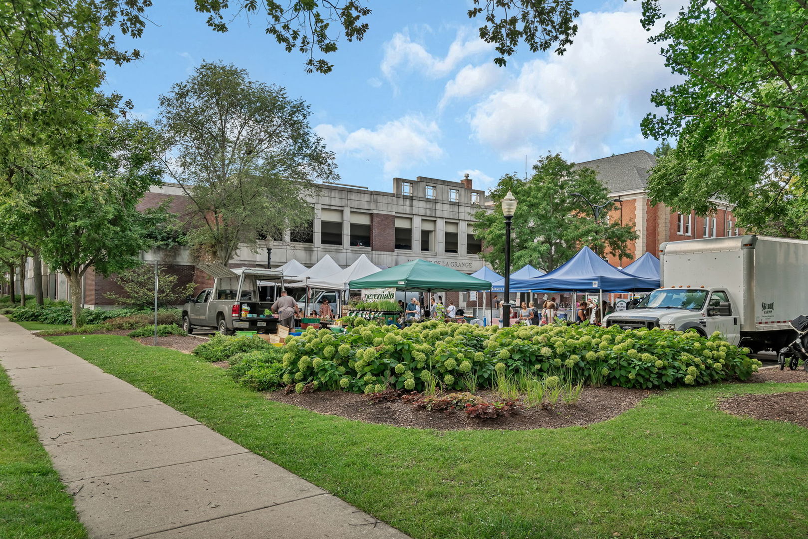 75 E Harris Avenue #1E, La Grange, IL 60525