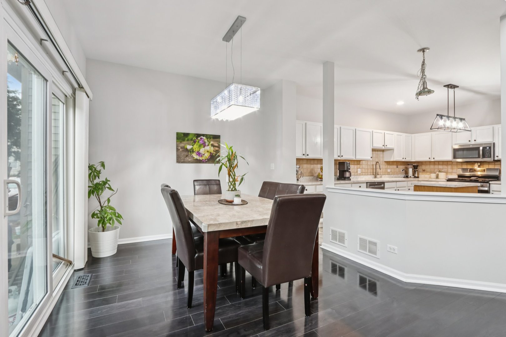 373 Evergreen Circle, Glendale Heights, IL 60139