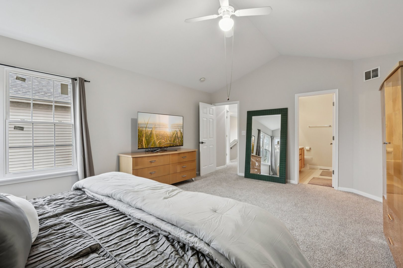 373 Evergreen Circle, Glendale Heights, IL 60139