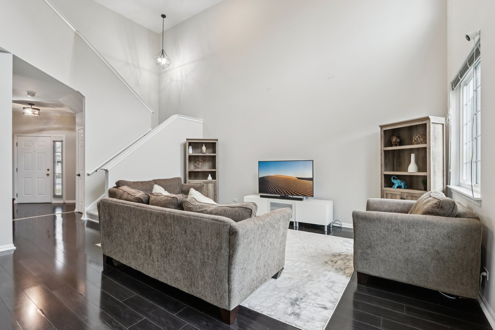 373 Evergreen Circle, Glendale Heights, IL 60139