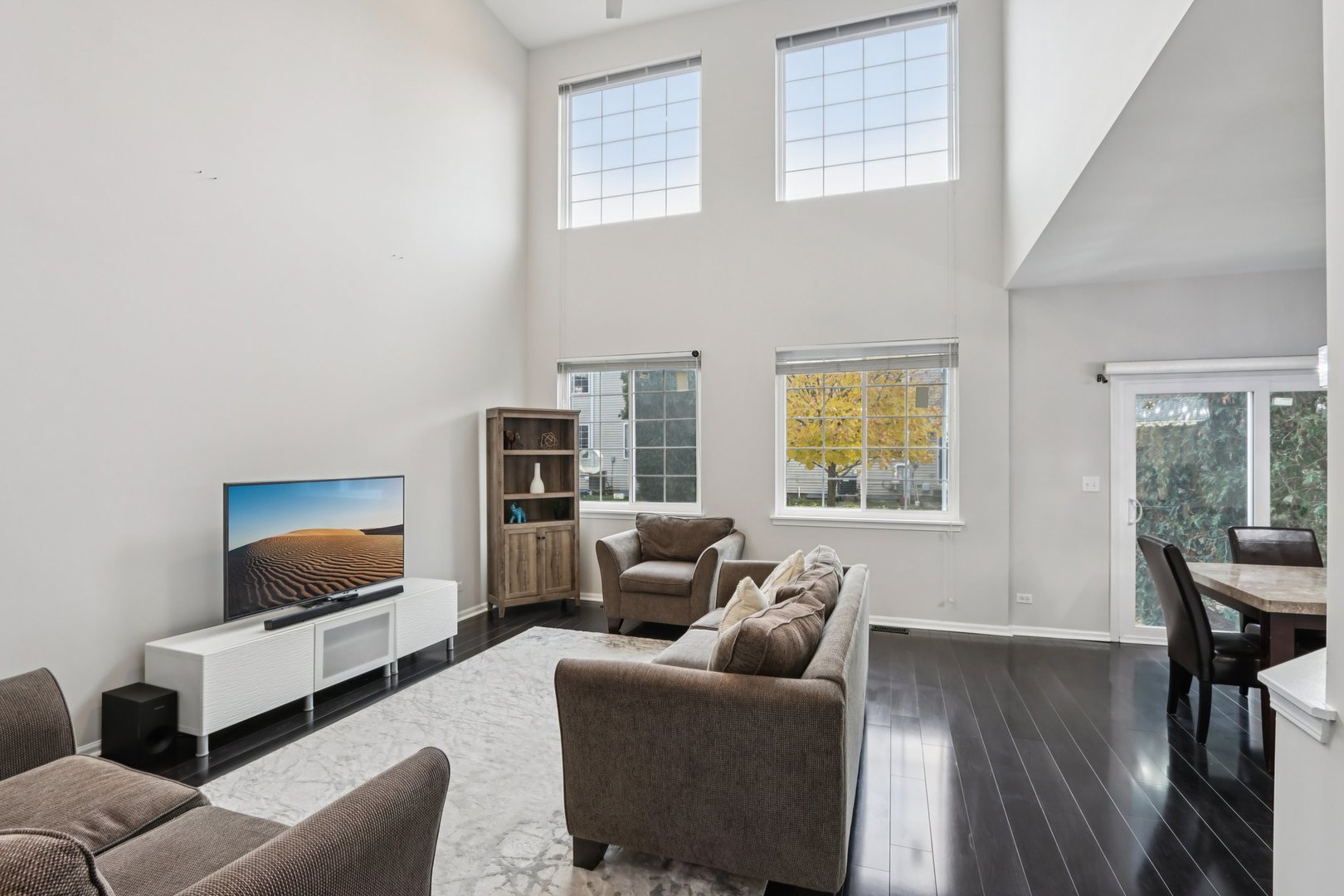 373 Evergreen Circle, Glendale Heights, IL 60139