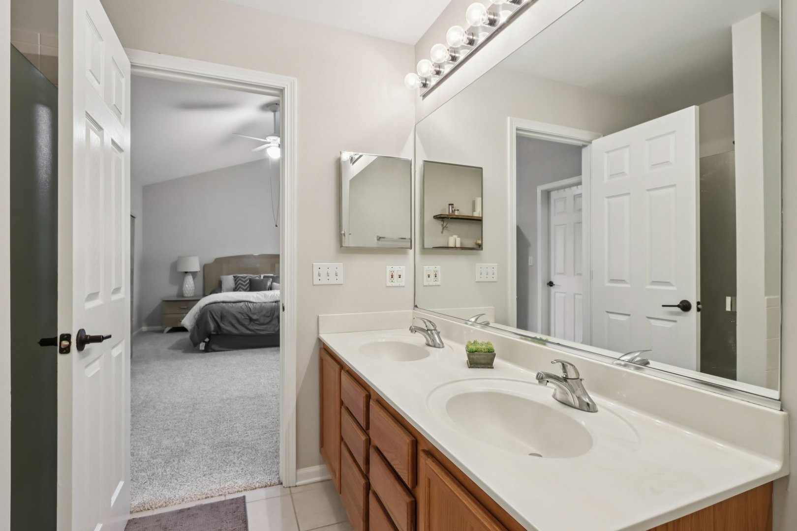 373 Evergreen Circle, Glendale Heights, IL 60139