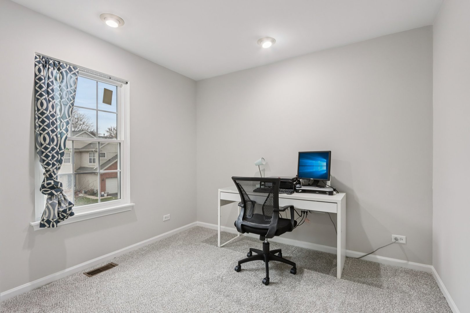 373 Evergreen Circle, Glendale Heights, IL 60139