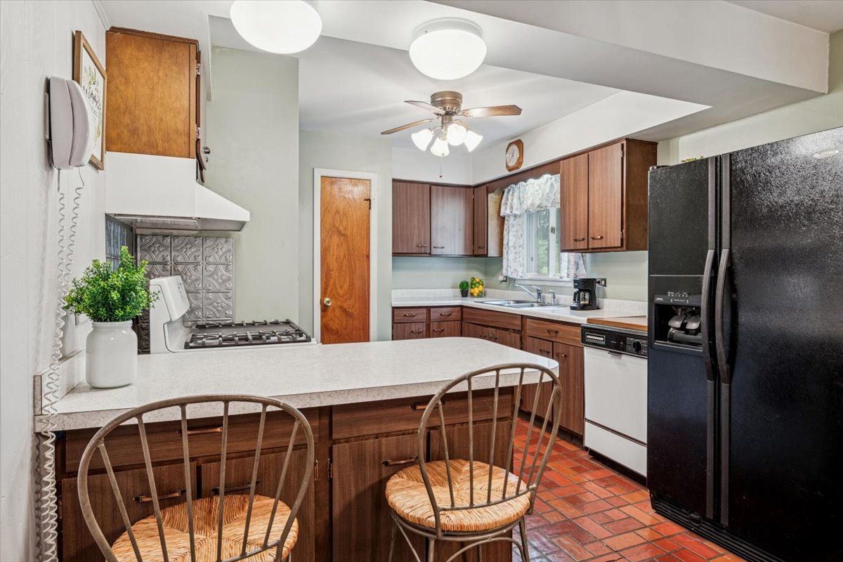 26W468 National Street, Carol Stream, IL 60188