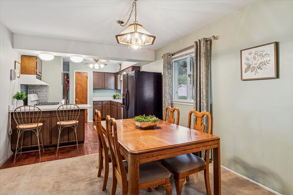 26W468 National Street, Carol Stream, IL 60188