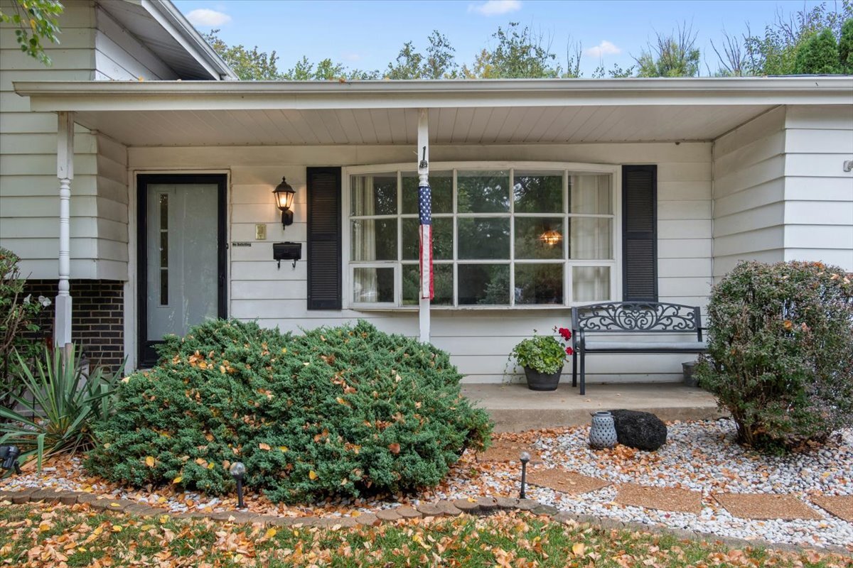 26W468 National Street, Carol Stream, IL 60188
