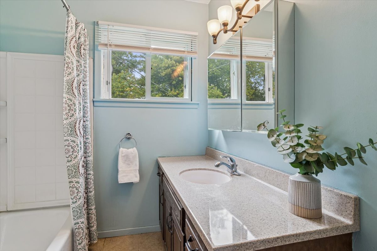 26W468 National Street, Carol Stream, IL 60188