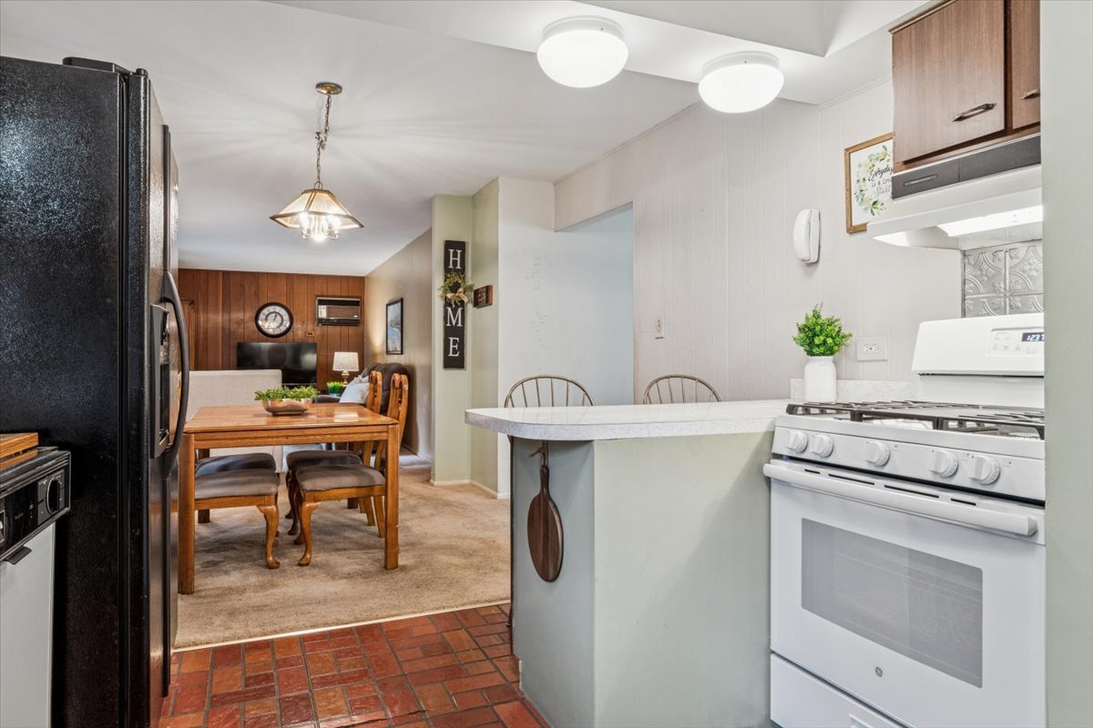 26W468 National Street, Carol Stream, IL 60188