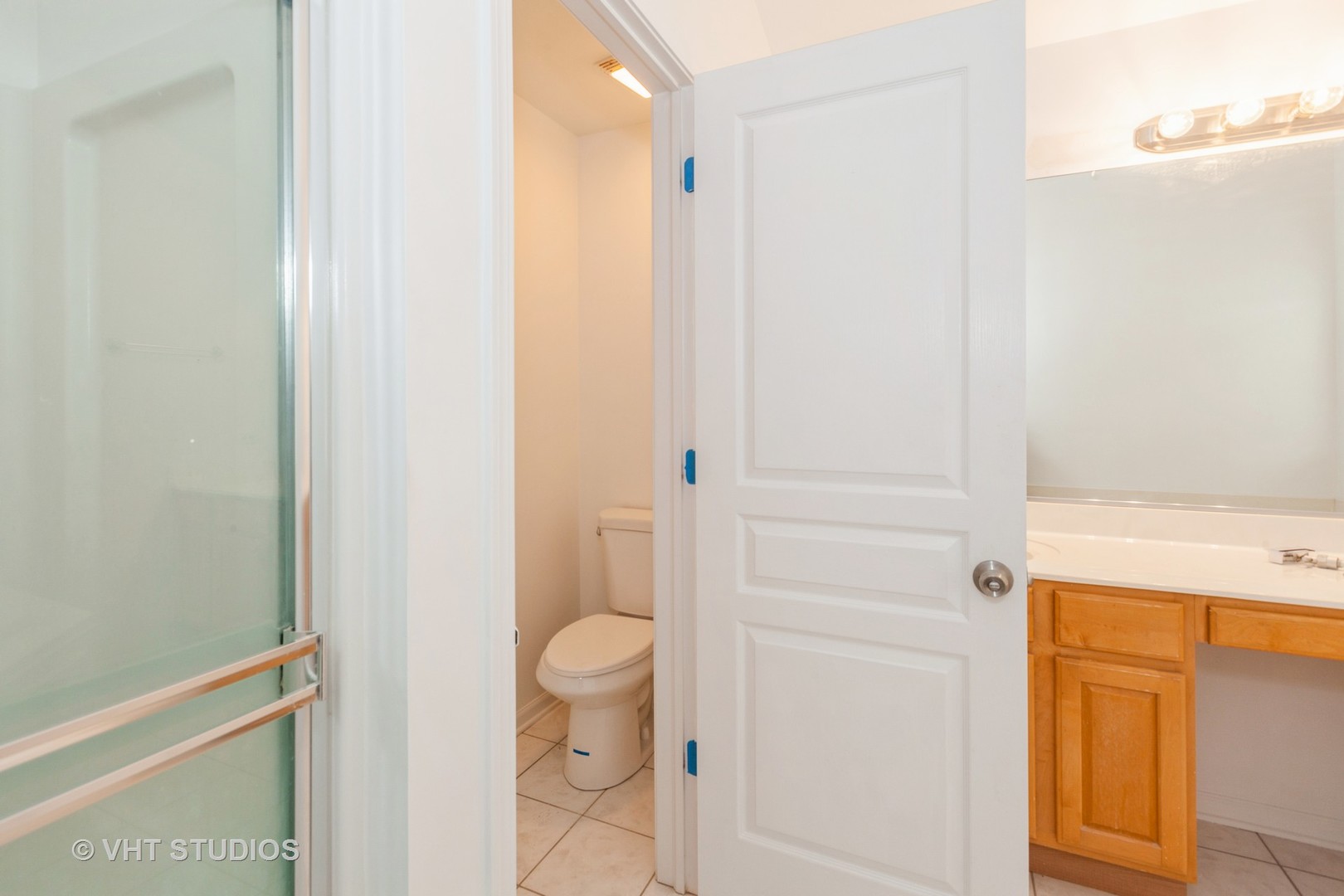 1110 OAKHILL Drive, Aurora, IL 60502