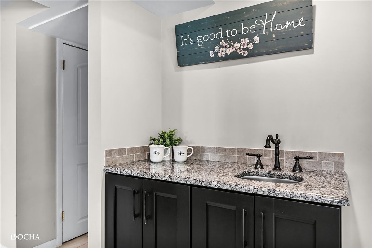 425 W Gartner Road, Naperville, IL 60540