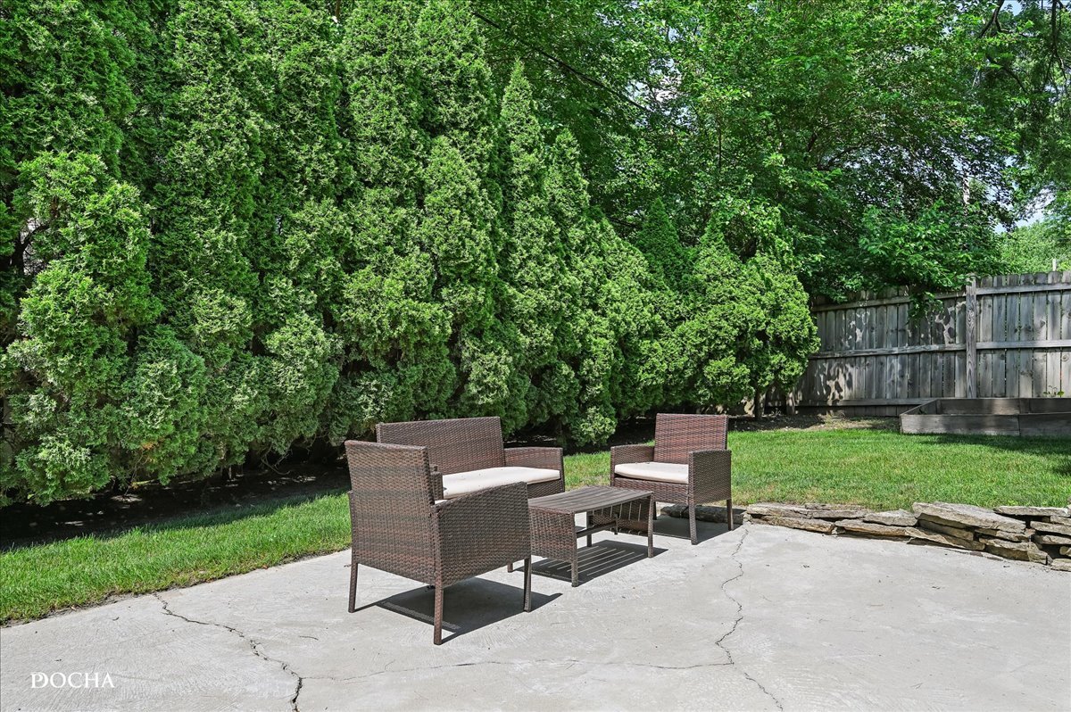 425 W Gartner Road, Naperville, IL 60540