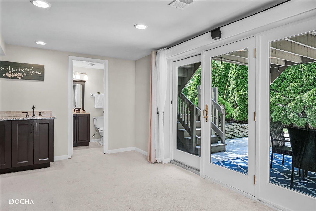 425 W Gartner Road, Naperville, IL 60540