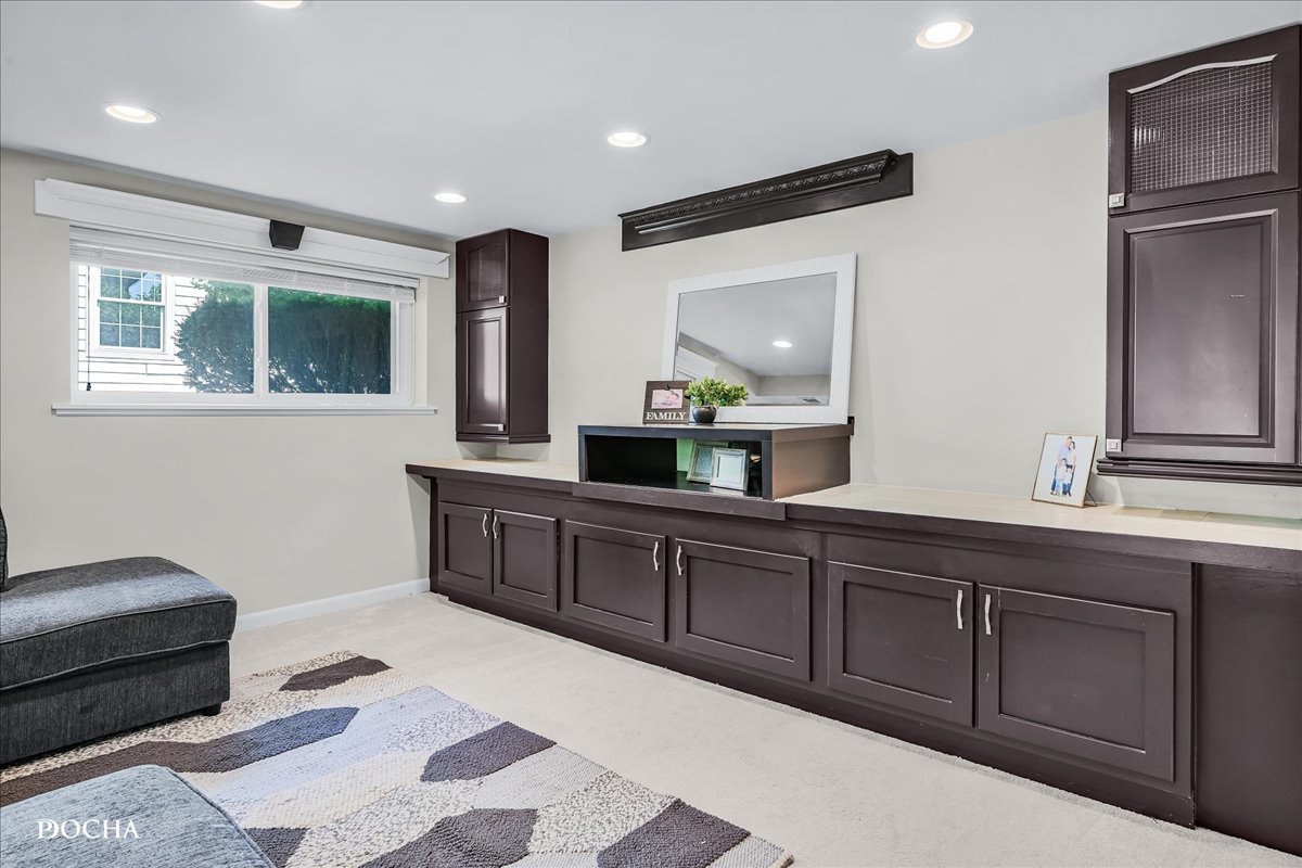 425 W Gartner Road, Naperville, IL 60540