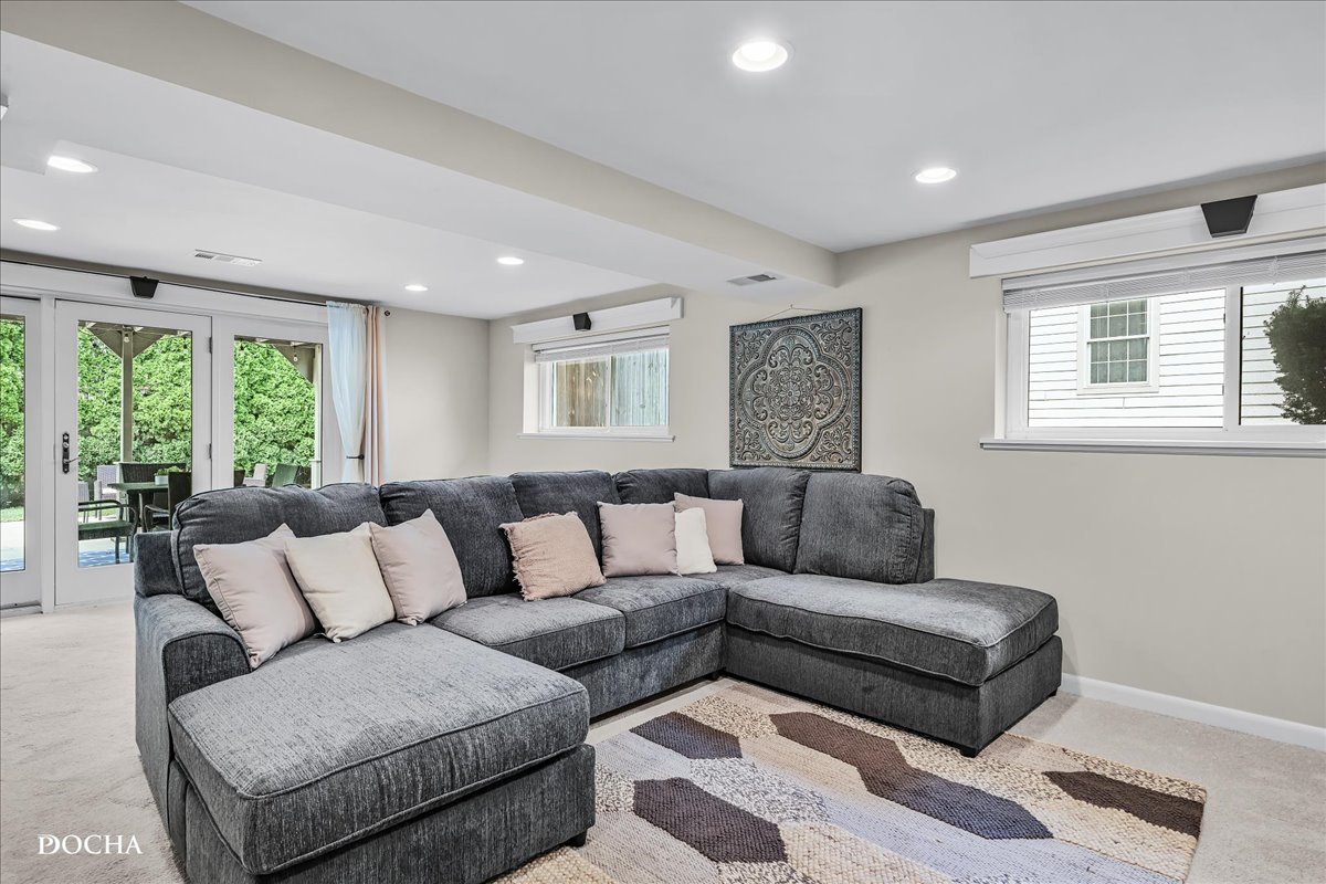 425 W Gartner Road, Naperville, IL 60540