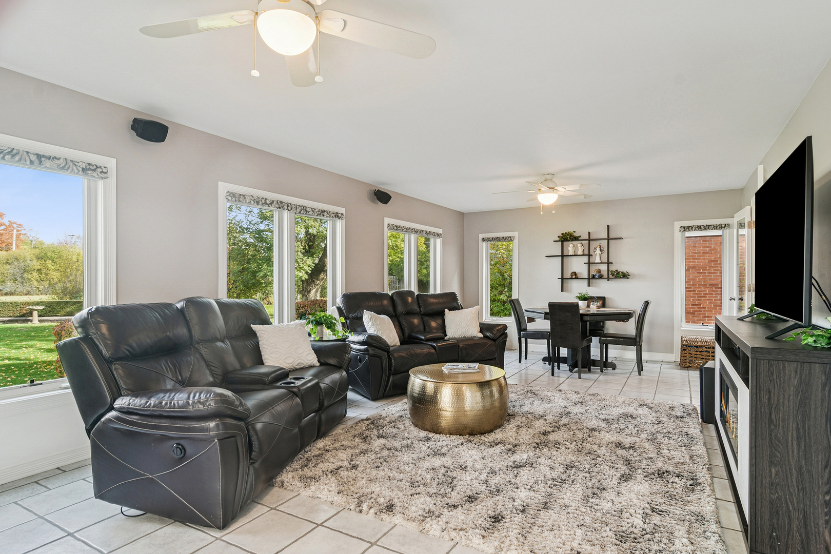 214 E Ivy Lane, Arlington Heights, IL 60004