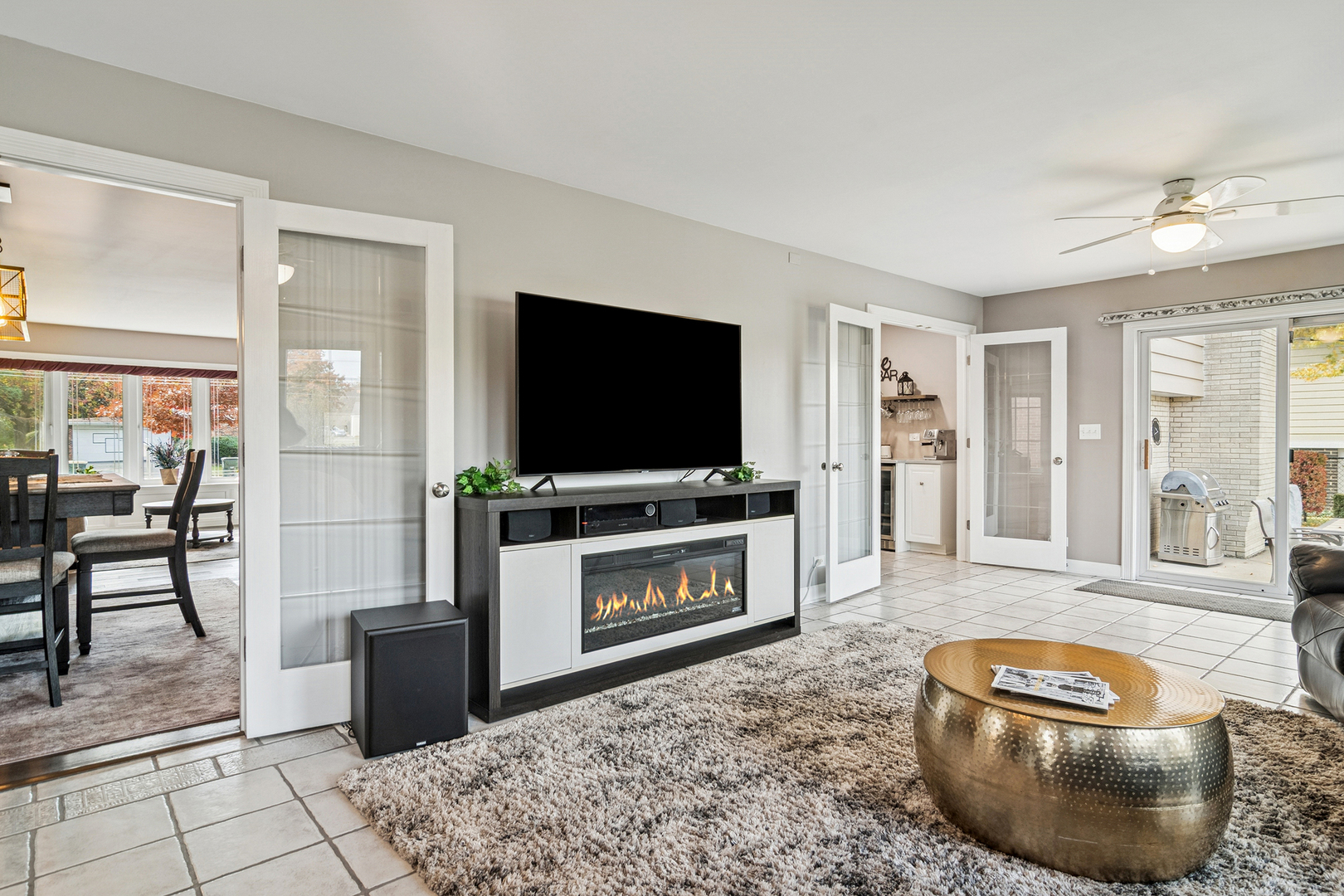 214 E Ivy Lane, Arlington Heights, IL 60004