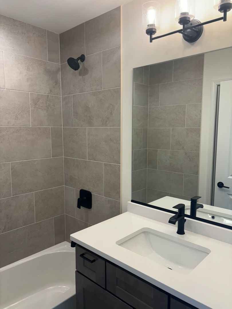 1432 Naperville Wheaton Road #100, Naperville, IL 60540