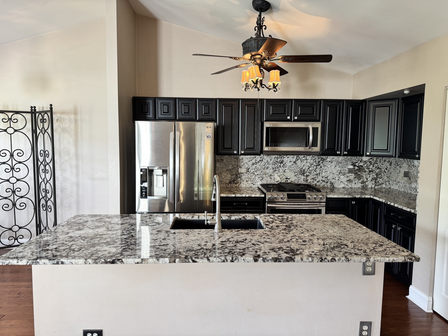 1137 Lillian Lane, West Chicago, IL 60185