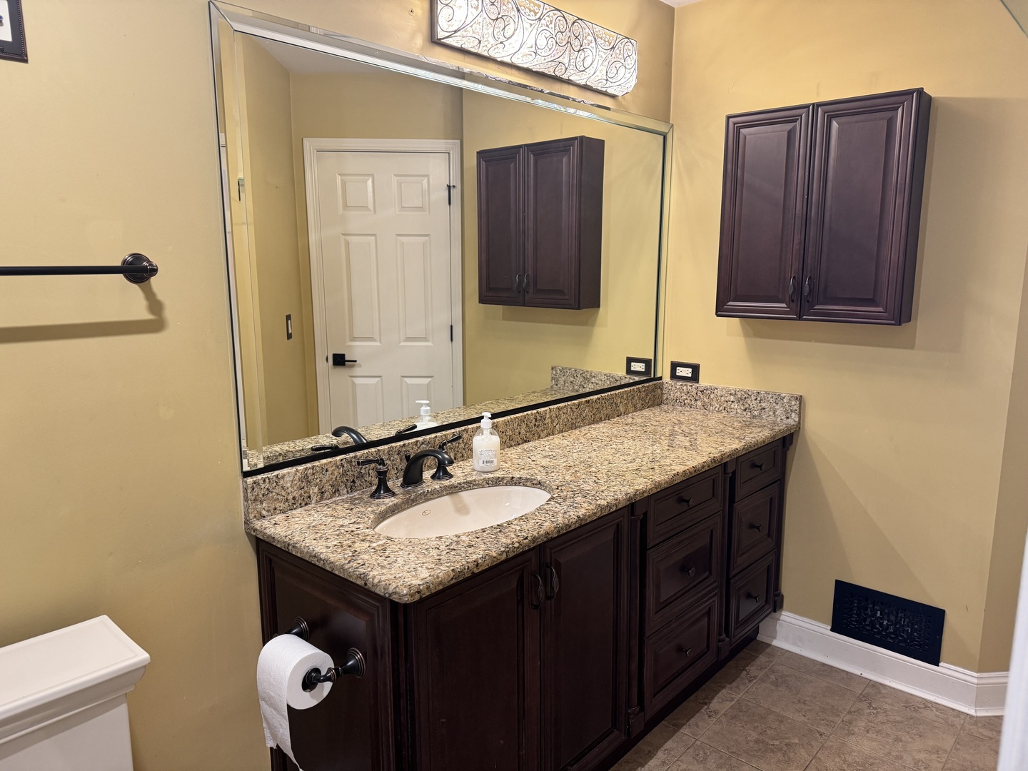 1137 Lillian Lane, West Chicago, IL 60185