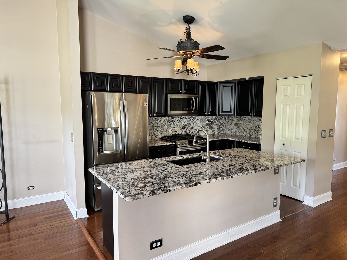 1137 Lillian Lane, West Chicago, IL 60185