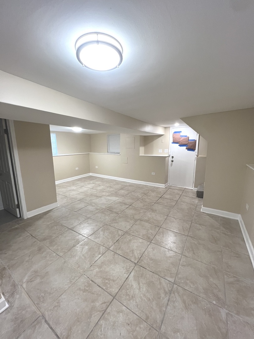 7725 S Champlain Avenue, Chicago, IL 60619