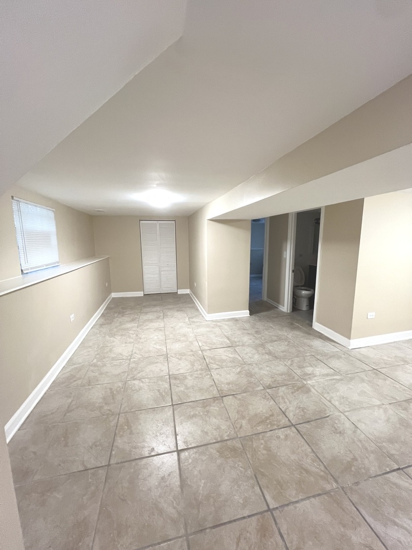 7725 S Champlain Avenue, Chicago, IL 60619