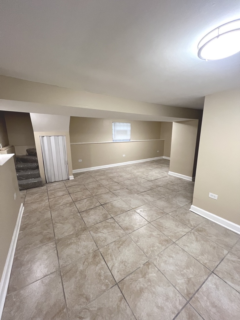 7725 S Champlain Avenue, Chicago, IL 60619