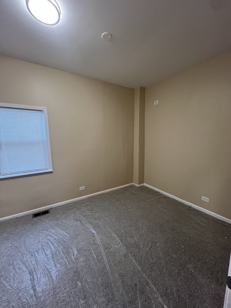 7725 S Champlain Avenue, Chicago, IL 60619