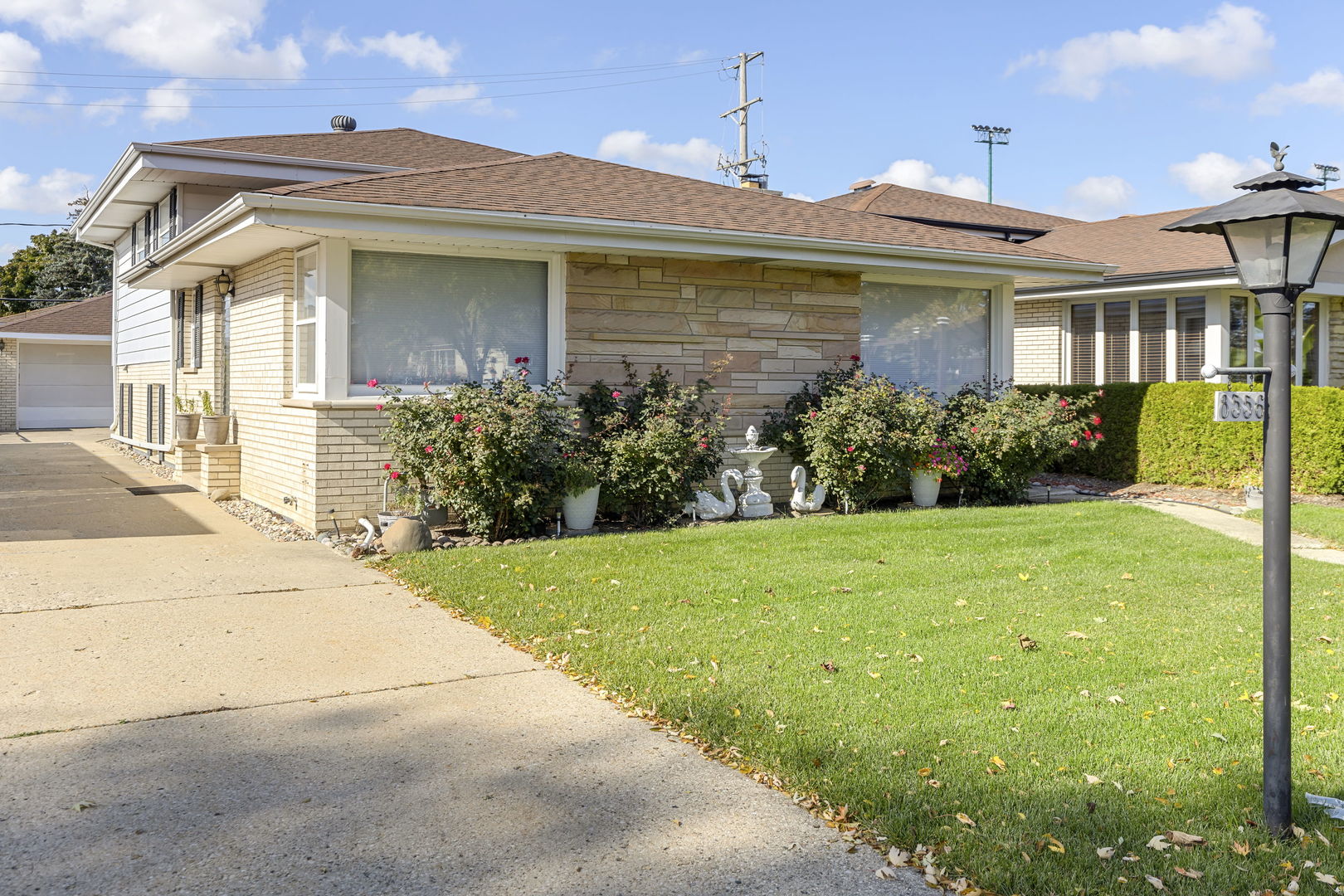 8556 N Oriole Avenue, Niles, IL 60714