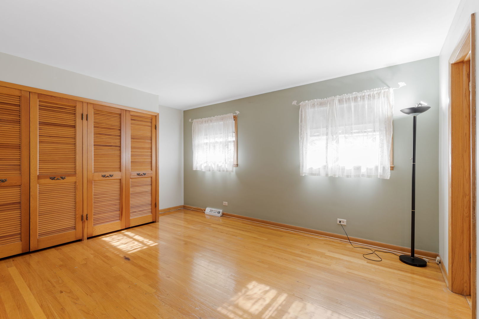 8556 N Oriole Avenue, Niles, IL 60714