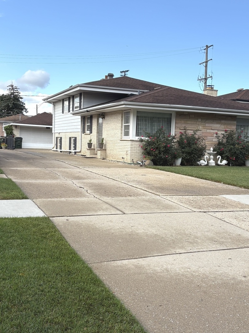 8556 N Oriole Avenue, Niles, IL 60714