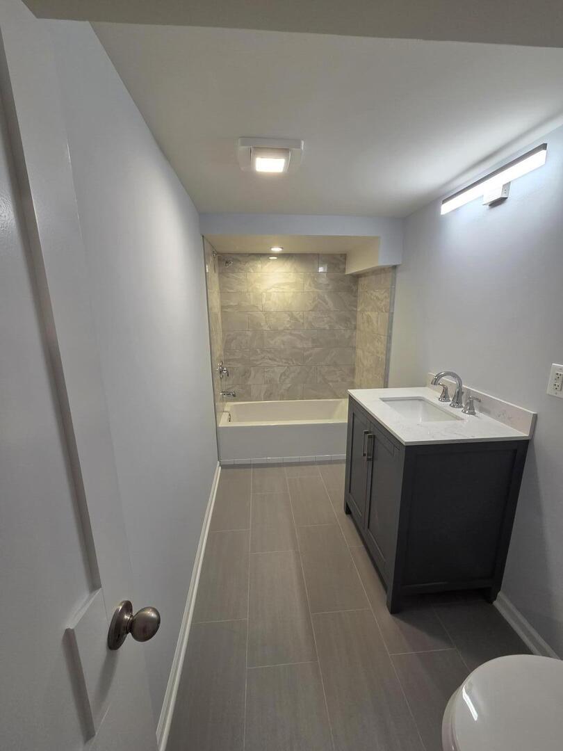 5048 N Nottingham Avenue, Chicago, IL 60656