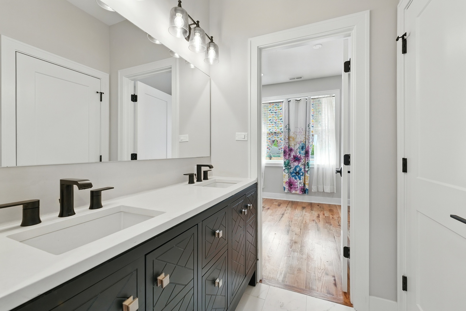 5032 S Michigan Avenue, Chicago, IL 60615