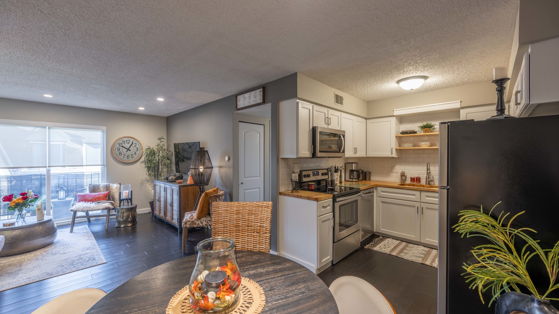 1234 Chalet Road #301, Naperville, IL 60563