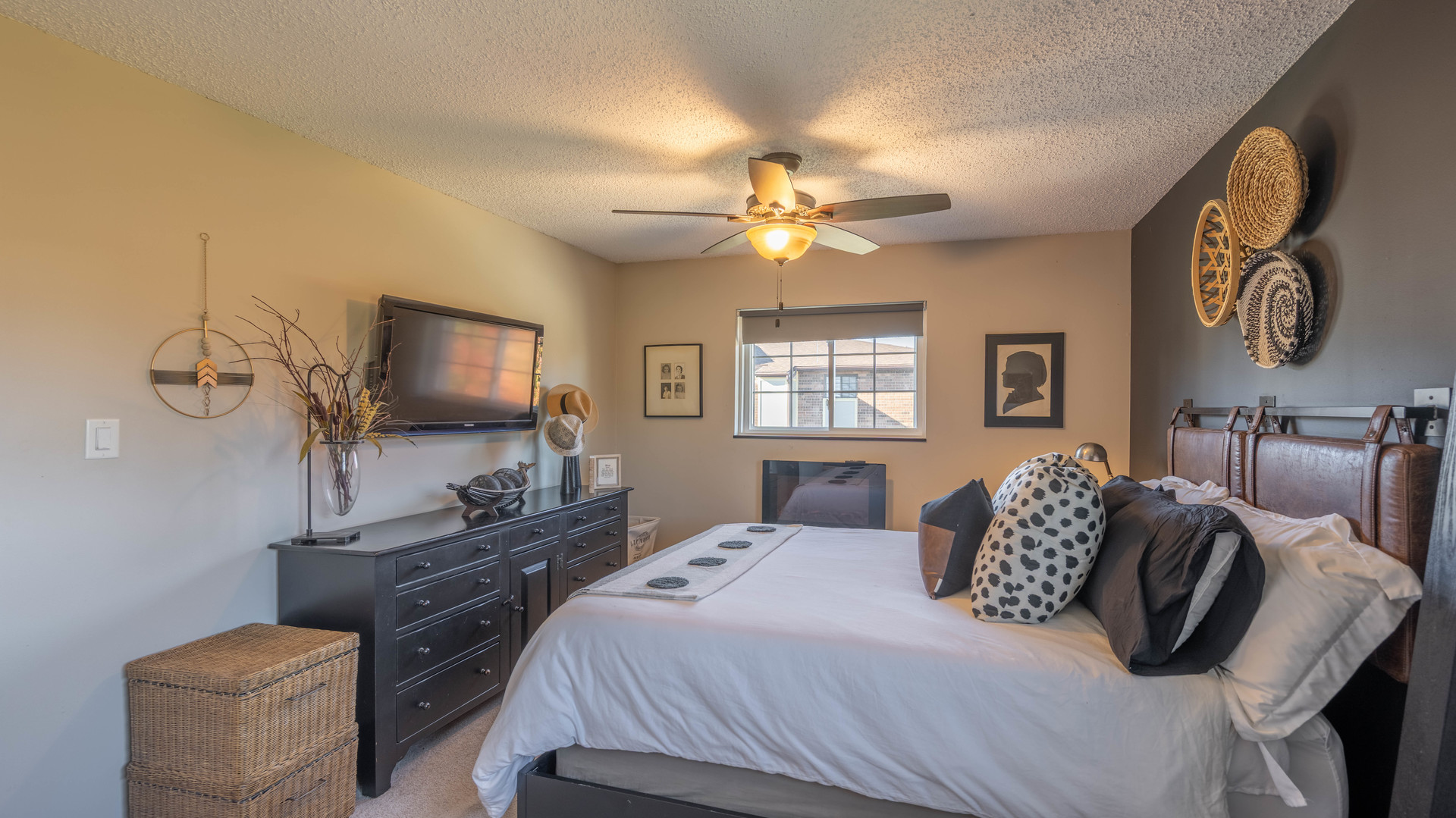 1234 Chalet Road #301, Naperville, IL 60563