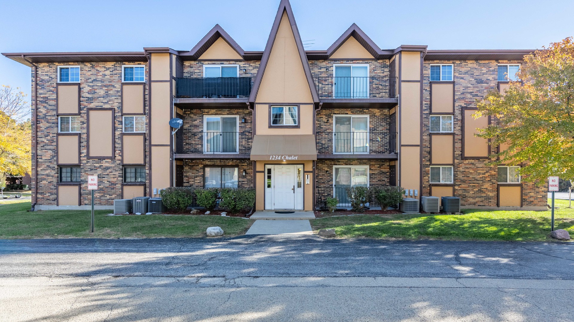 1234 Chalet Road #301, Naperville, IL 60563