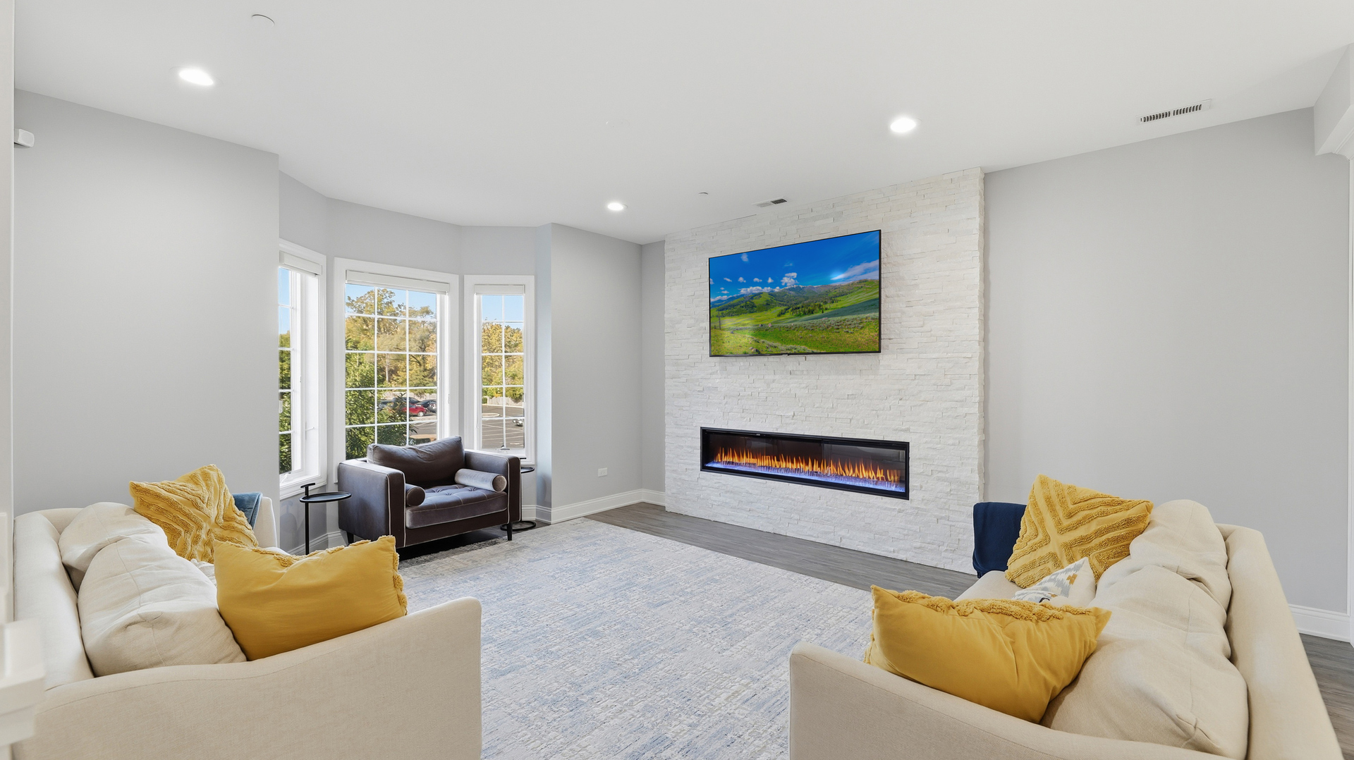 416 N CASS Avenue #6, Westmont, IL 60559