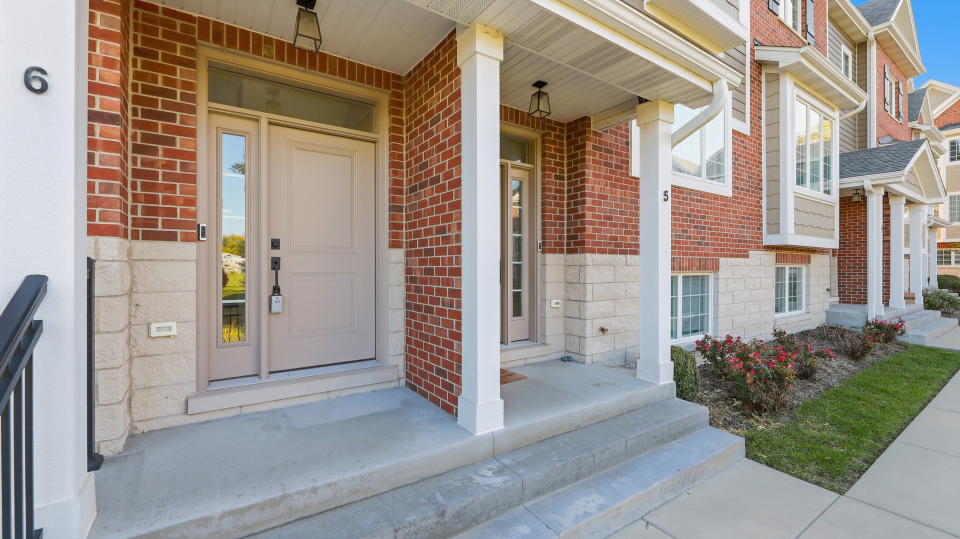 416 N CASS Avenue #6, Westmont, IL 60559