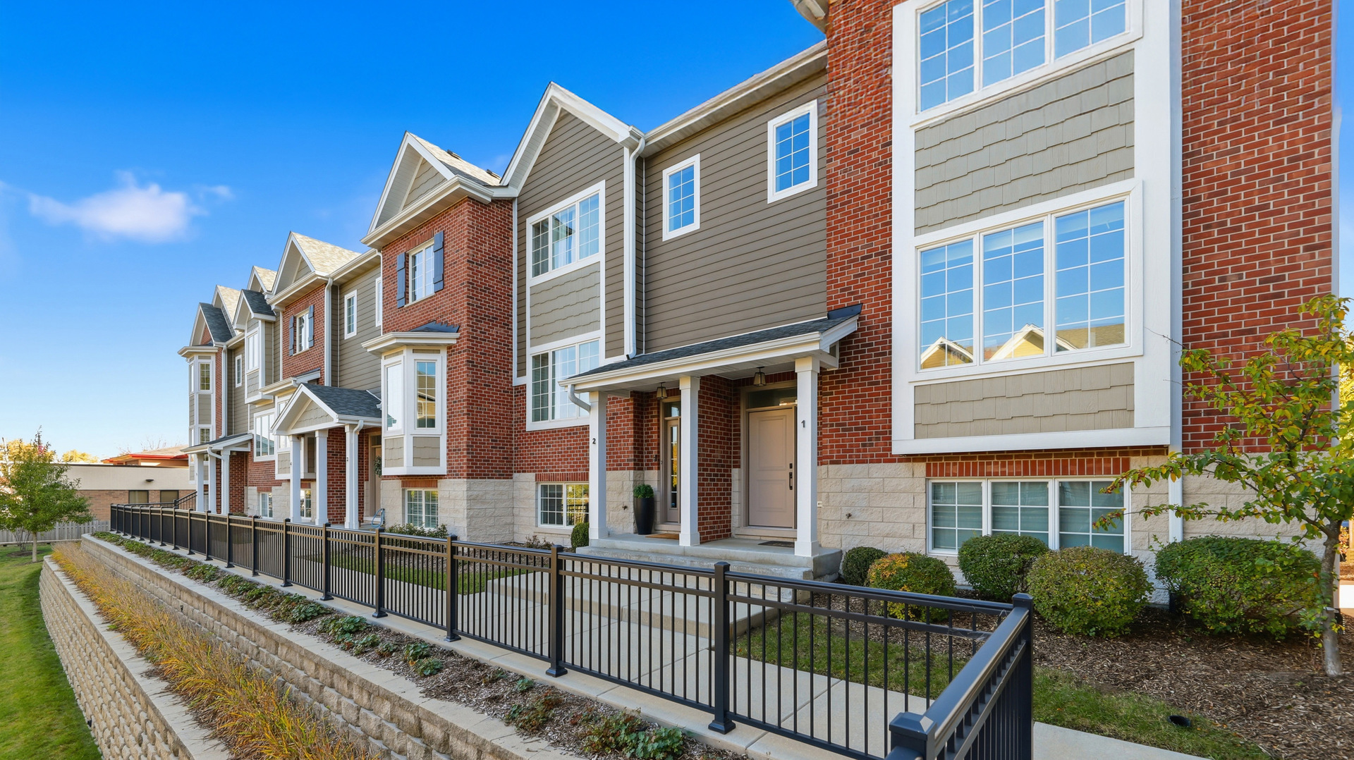 416 N CASS Avenue #6, Westmont, IL 60559