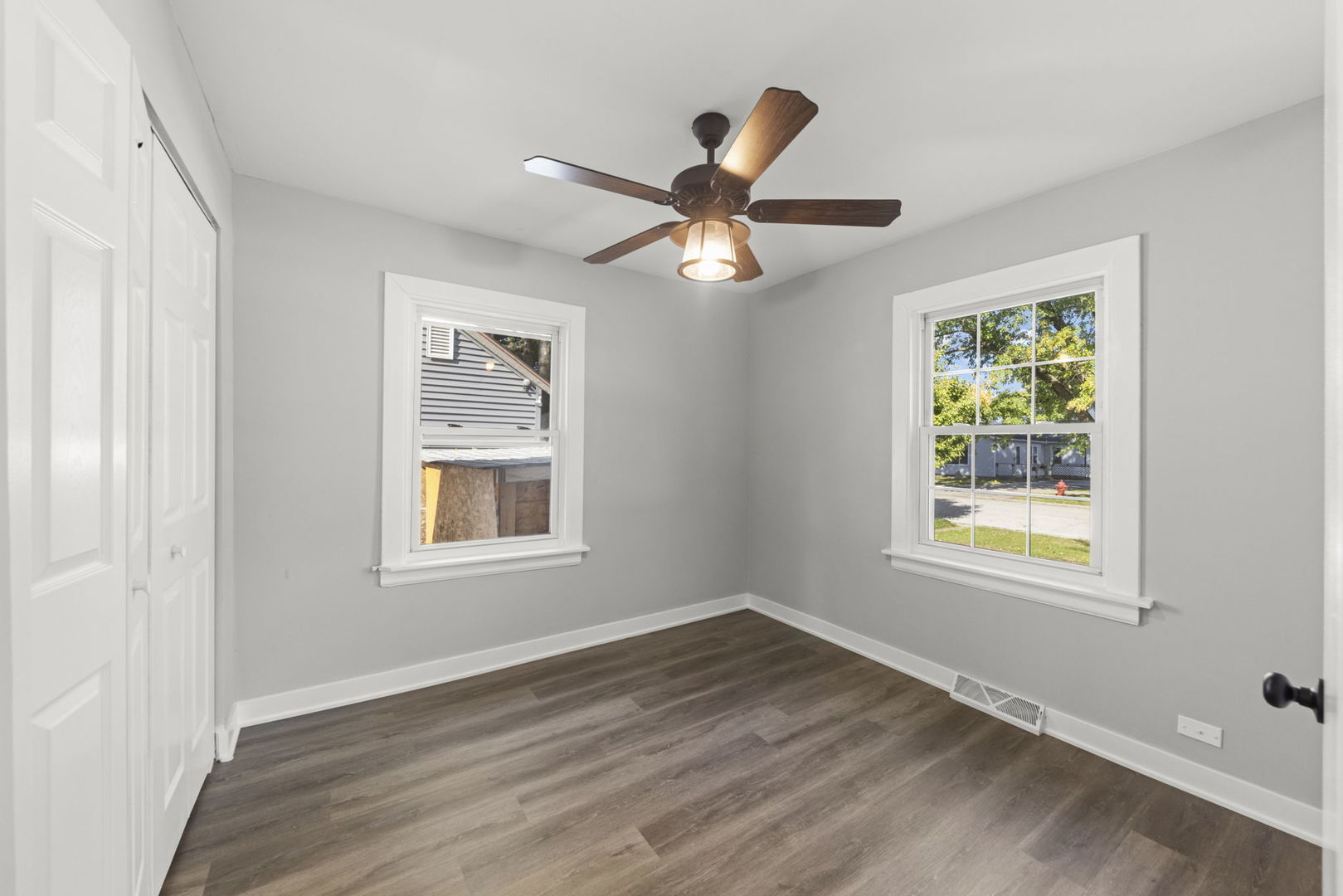 5701 W 89th Place, Oak Lawn, IL 60453