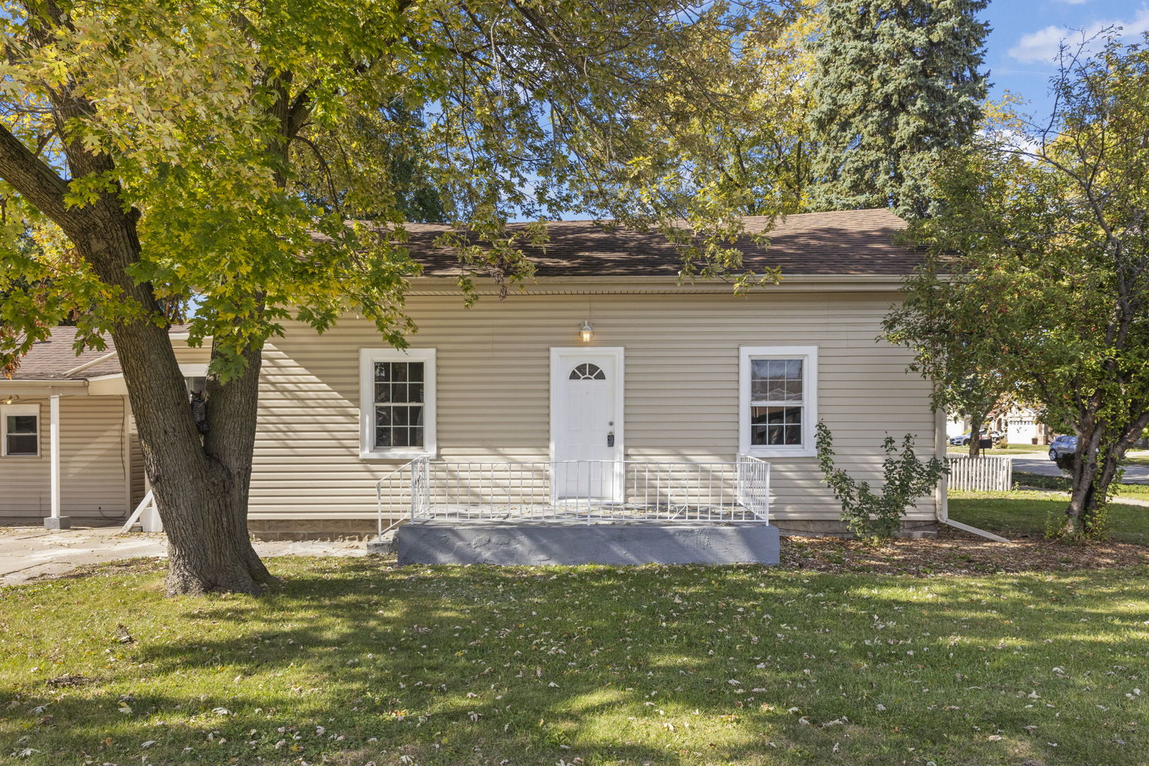 5701 W 89th Place, Oak Lawn, IL 60453