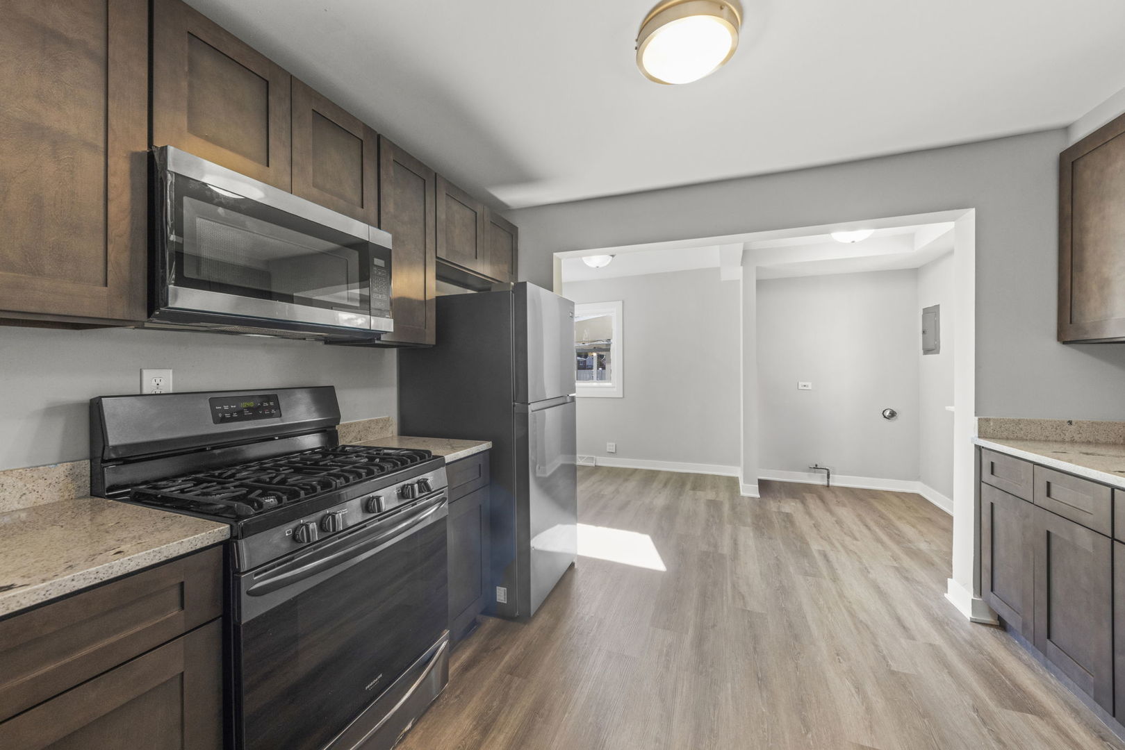 5701 W 89th Place, Oak Lawn, IL 60453