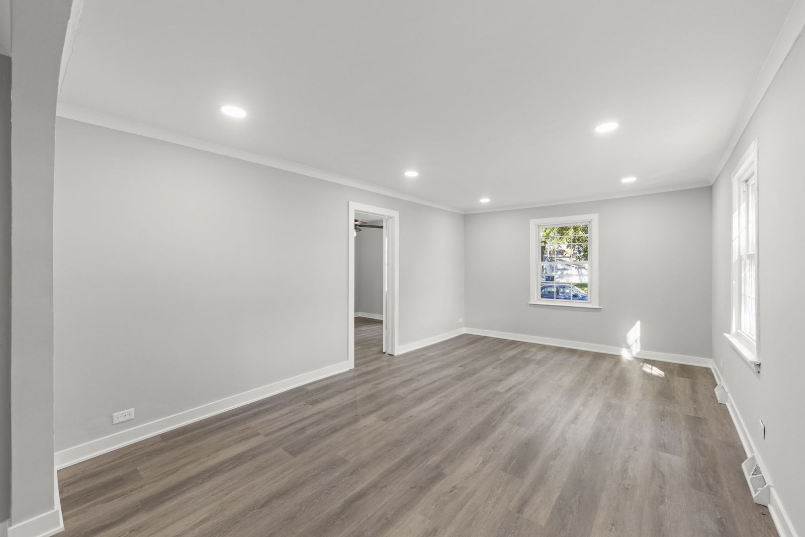 5701 W 89th Place, Oak Lawn, IL 60453