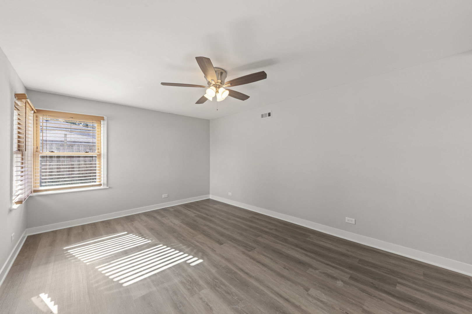 5701 W 89th Place, Oak Lawn, IL 60453